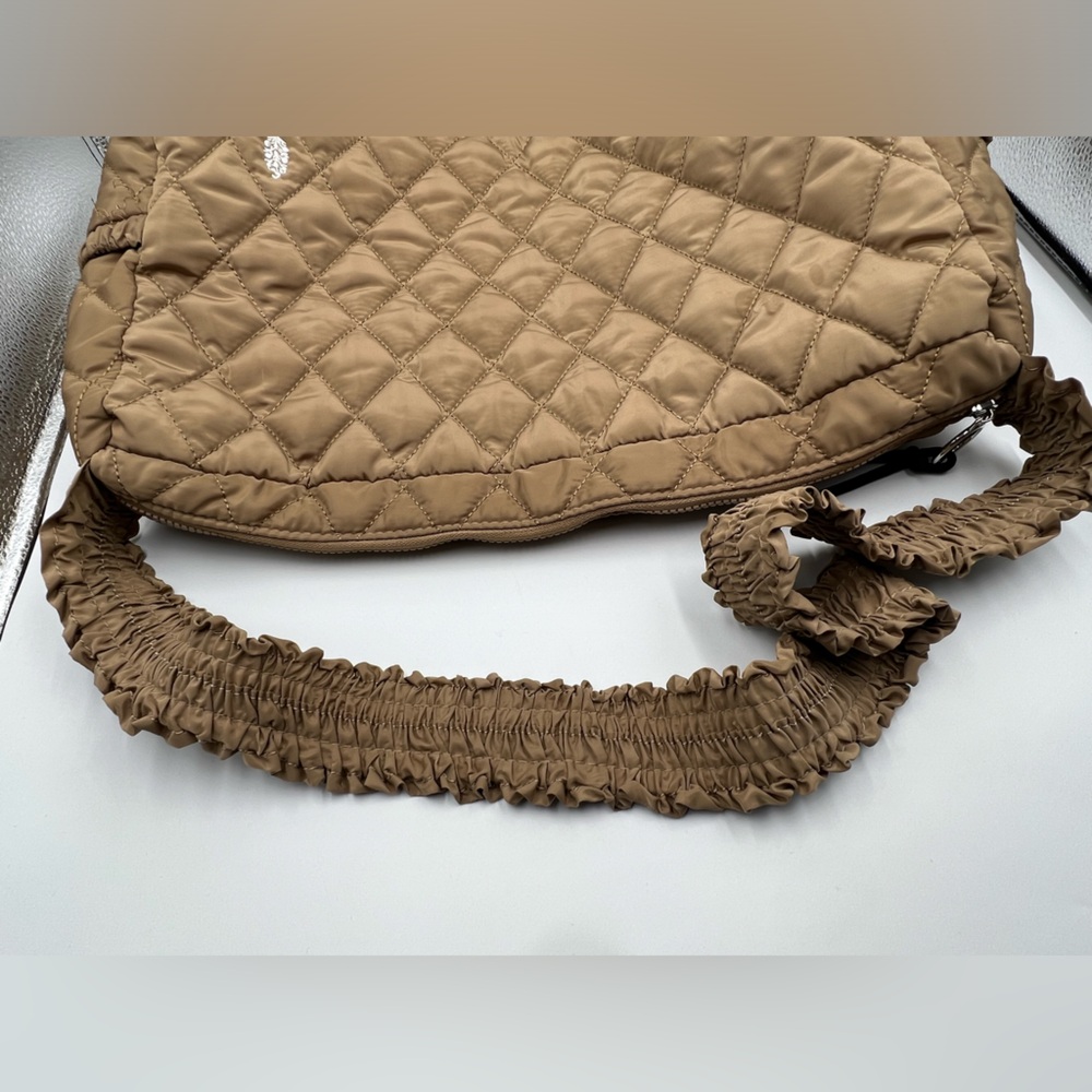 FP MOVEMENT RUN ABOUT SLING BAG - Picture 9 of 12